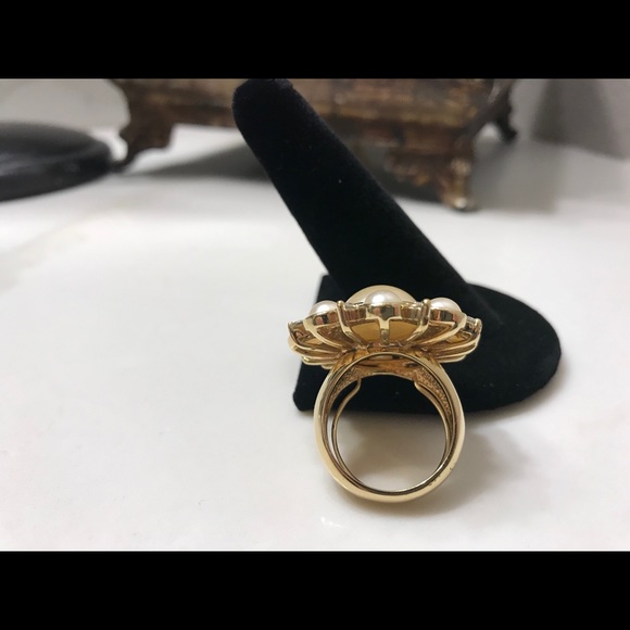 FASHIONABLE gold tone ring. Pearls and crystals. - Picture 3 of 5